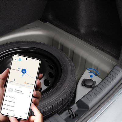 Traceur gps voiture dessous tapis coffre