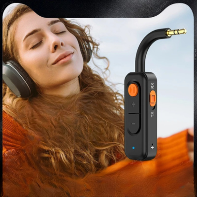 Adaptateur Bluetooth pour Voiture devant femme blonde