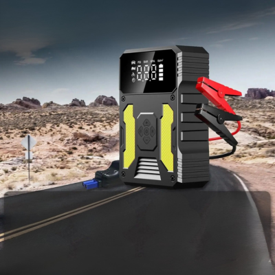 Booster batterie enorme pose sur route