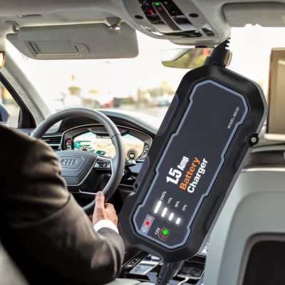 Chargeur-Batterie-de-Voiture-tranquille-de-esprit