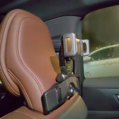Support voiture tablette siege marron cuire