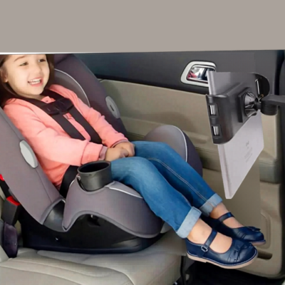 accroche tablette voiture rend enfant heureus