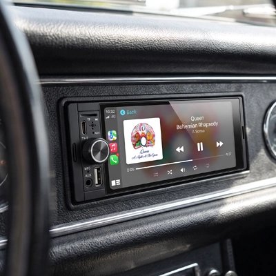 Autoradio CarPlay sans fil Serenity affichant la musique sur le tableau de bord